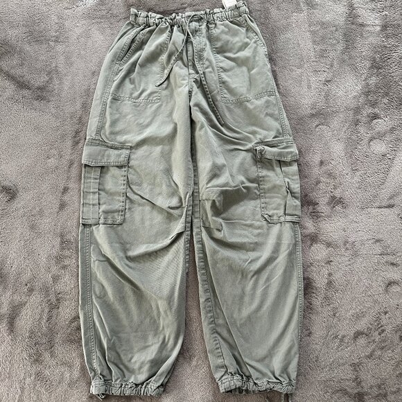 Abercrombie & Fitch Pants - Abercrombie & Fitch Green Cargo Pants Women's size SMALL